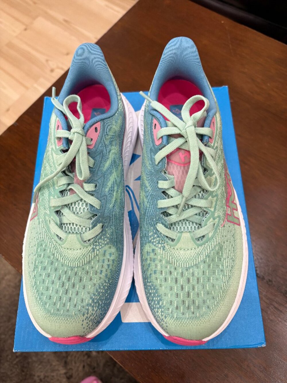 HOKA ONE ONE Brand New Sneakers  Size 7.5 - Picture 5 of 5